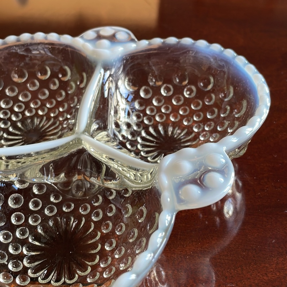 Vintage Anchor Hocking moonstone opalescent hobnob three section divi… - Picture 4 of 10